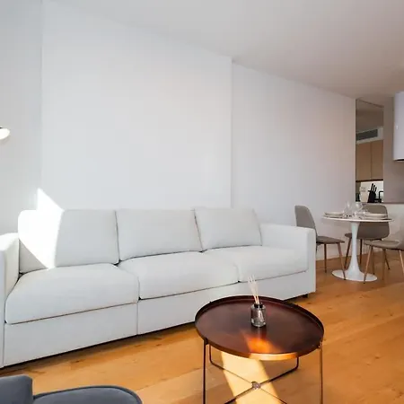 Apartment Sky Park Tower - Free Parking & Modern Style Bratislava