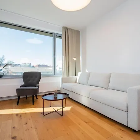 Sky Park Tower - Free Parking & Modern Style Apartment