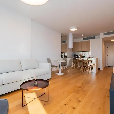Sky Park Tower - Free Parking & Modern Style Apartment Bratislava